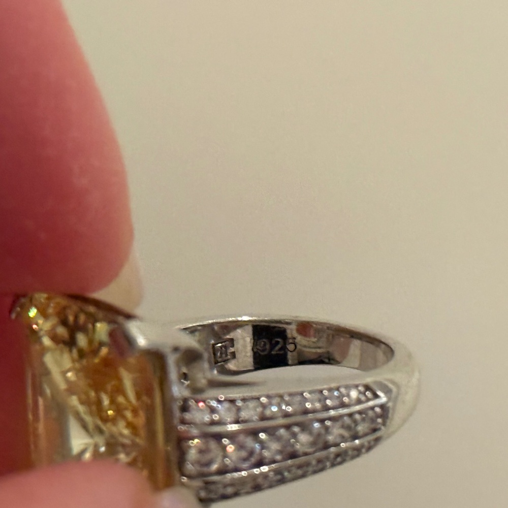 Ring - Picture 2 of 2